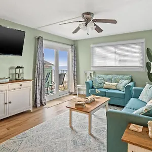  Aparthotel Regency Towers 304 - Gulf Front, Sunset Views, Pool, Hot Tub, Tiki Hut & More!
